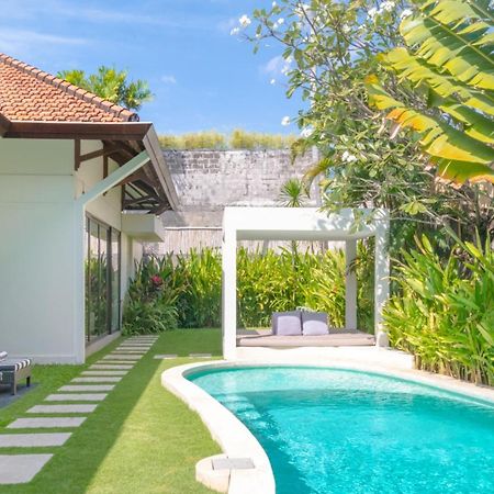 Villa Alice By Villa Finder Seminyak Eksteriør billede